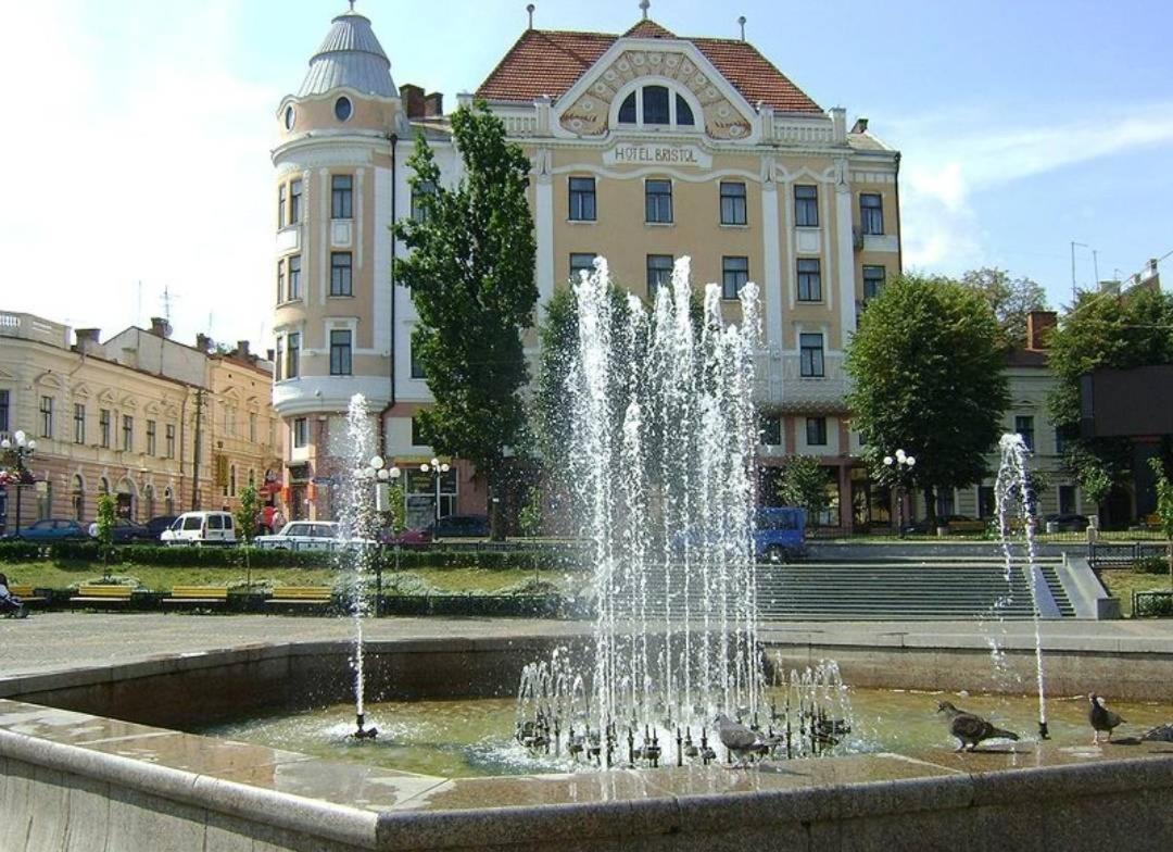 Apart Club Tolstogo Chernivtsi Luaran gambar